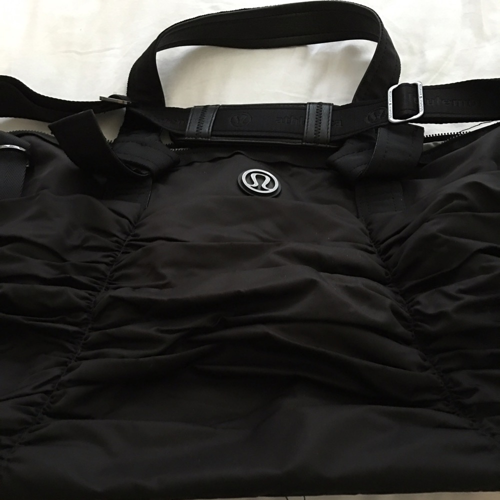 Strive for Greatness Duffle - Lululemon